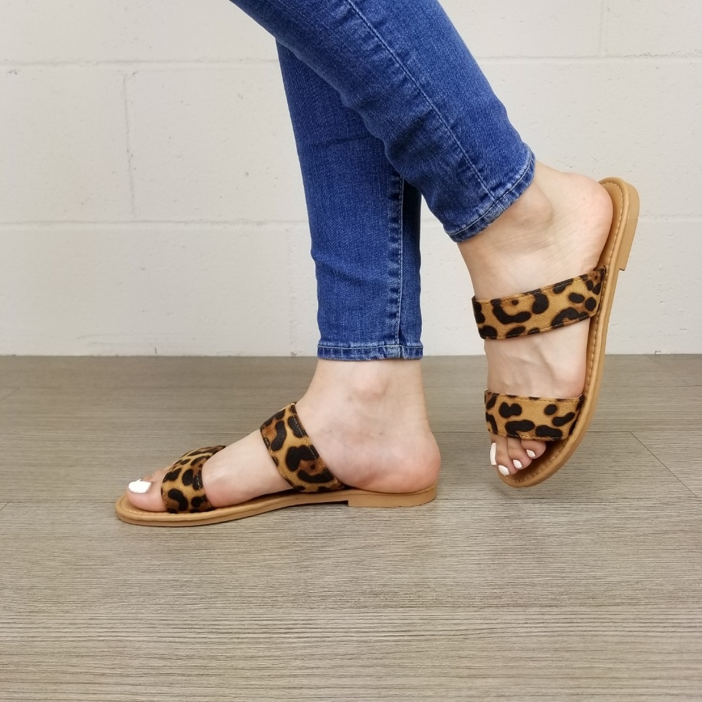 Leopard Print Double Strap Flat Summer Sandals - Picture 5 of 8